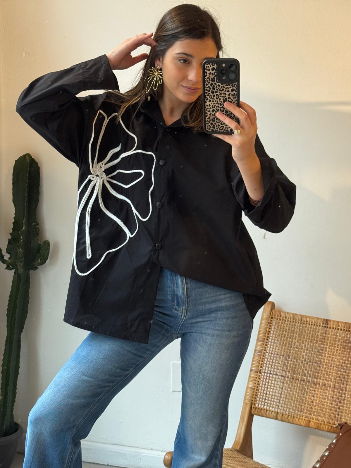 Camisa Kendra Flower - Negro